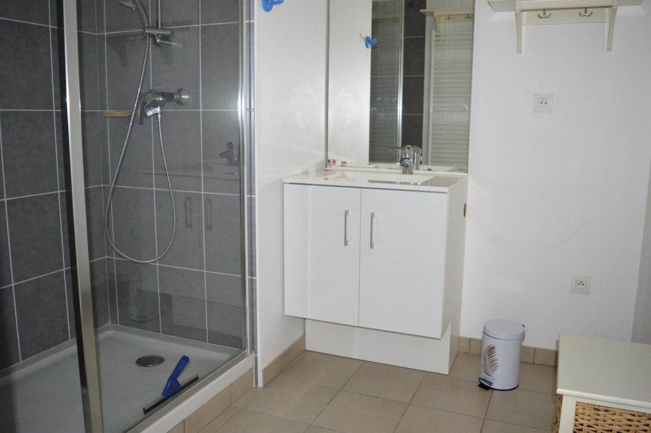 Appartement Spacieux Avec Balcon - A 50M De La Plage كورسول-سور-مار المظهر الخارجي الصورة