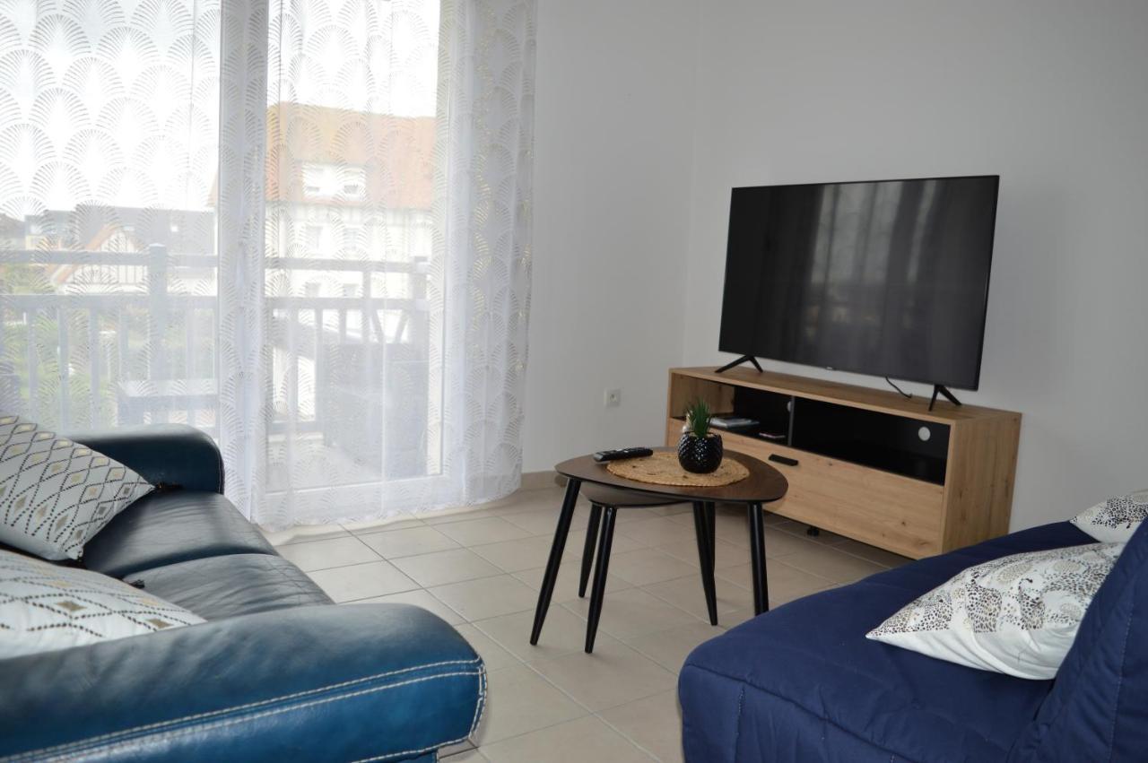 Appartement Spacieux Avec Balcon - A 50M De La Plage كورسول-سور-مار المظهر الخارجي الصورة